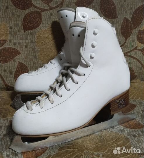 Фигурные коньки Risport Lux