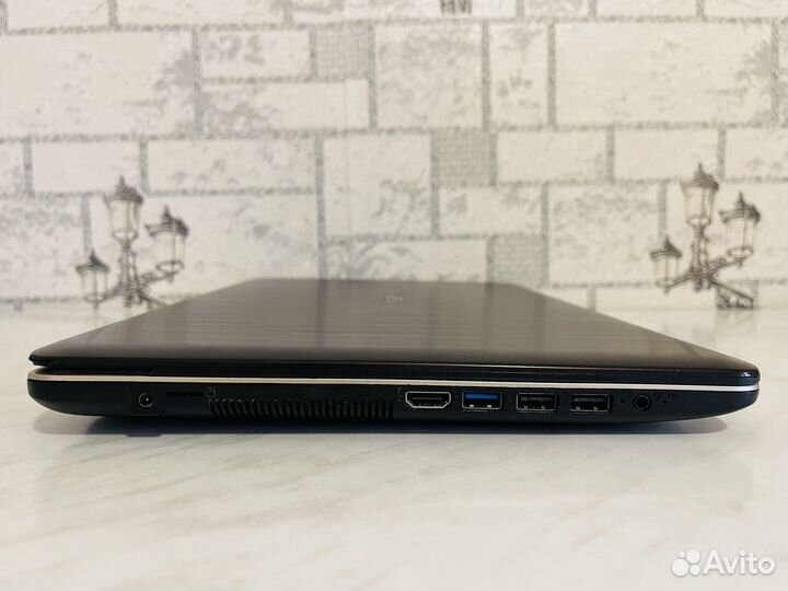 Быстрый Asus: Intel N4000 / 4Gb / SSD / Win10