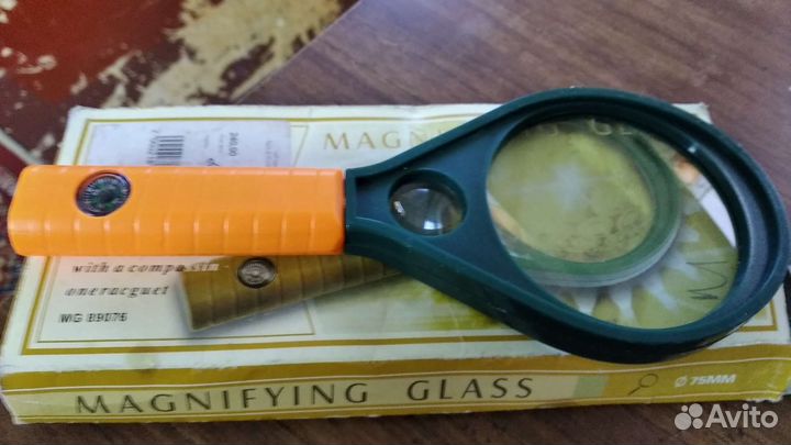 Увеличительное стекло лупа
