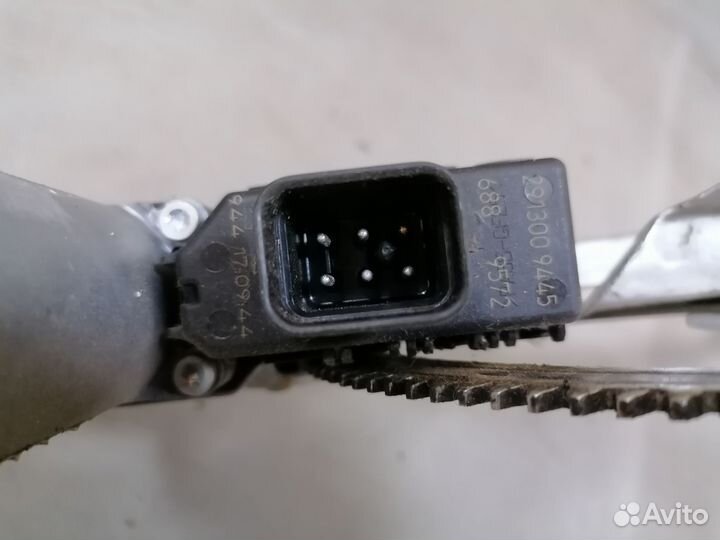 Cтеклоподъемник передний правый Opel Astra H 2005