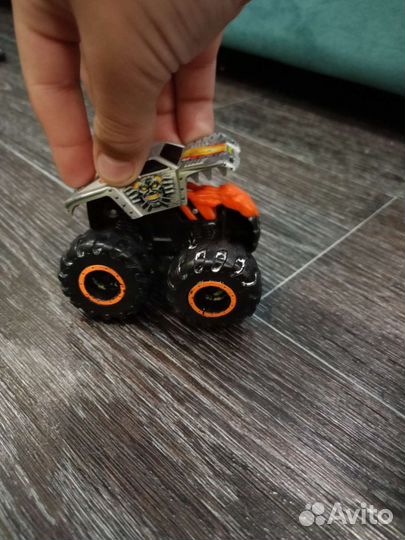 Машинки hot wheels