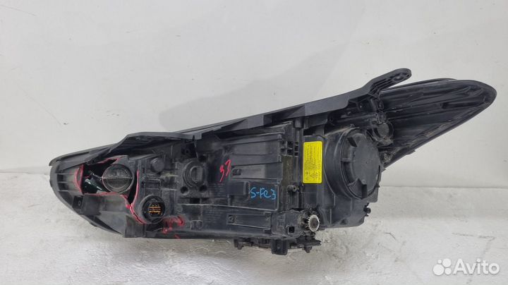 Hyundai Grand Santa Fe (15-18) фара правая