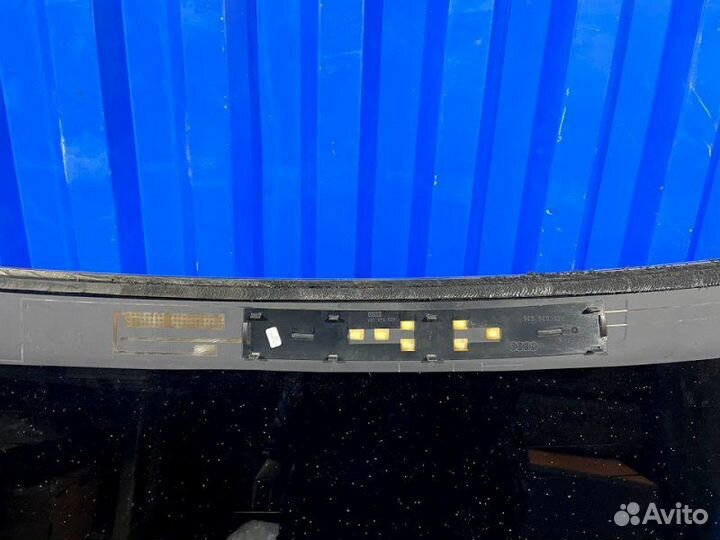 Стекло заднее Audi A8 D3 3.2 BPK 2006