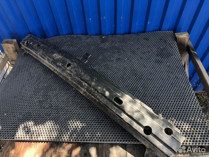 Усилитель переднего бампера Хендай Гетц