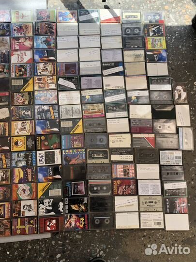 Аудиокассеты 148 штук