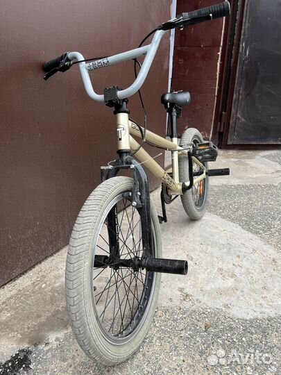 Трюковой велосипед BMX