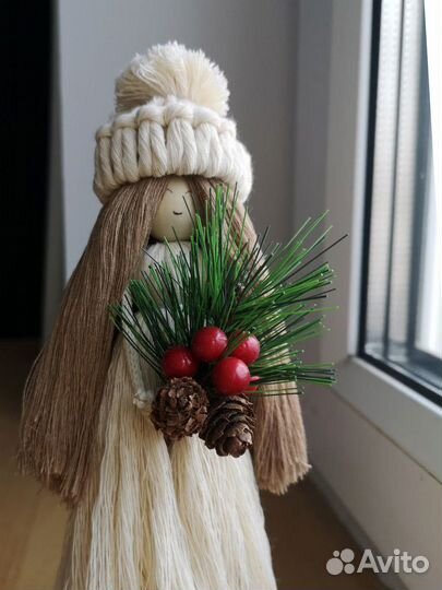 Куколка макраме 