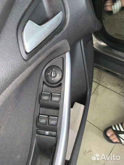 Блок управления стеклоподъемников Ford Focus 3