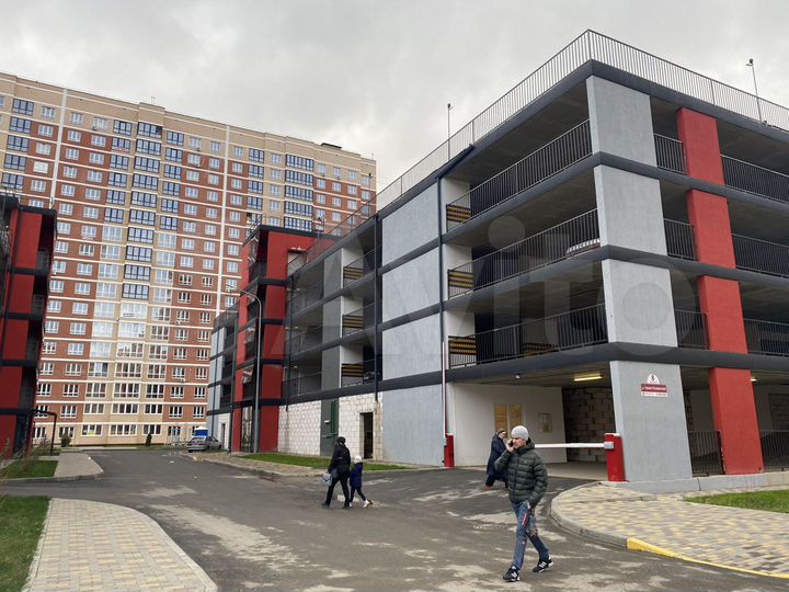 Машиноместо, 14 м²