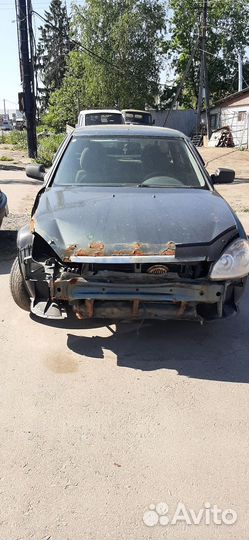 LADA Priora 1.6 МТ, 2011, битый, 180 000 км