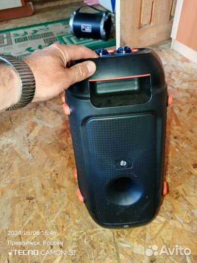 Музыкальная колонка с блютузом и караоке