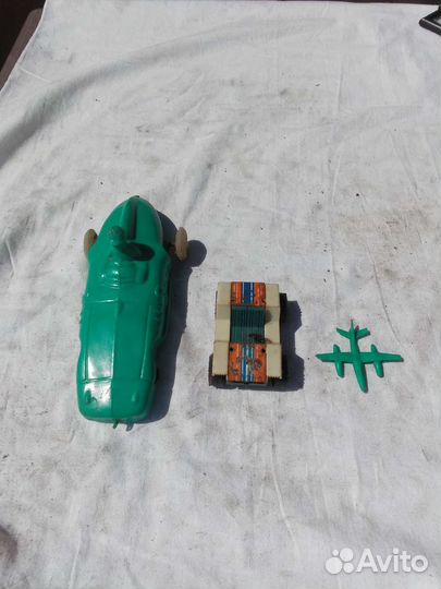 Машинка пластмассовая разные