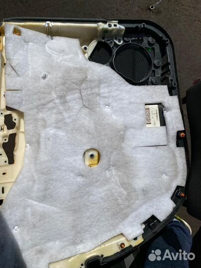 Обшивка двери передней правой Mercedes W166 X166