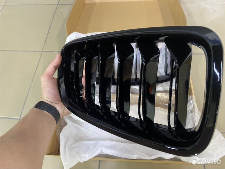 Решетка радиатора BMW F30 CS черный глянец