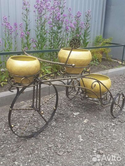 Кованые подставки для цветов