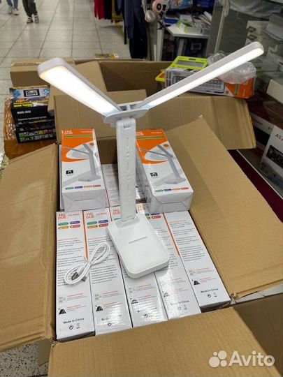 Лампа настольная двойная