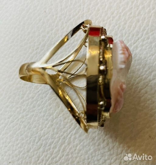 Золотое кольцо и серьги с бриллиантами