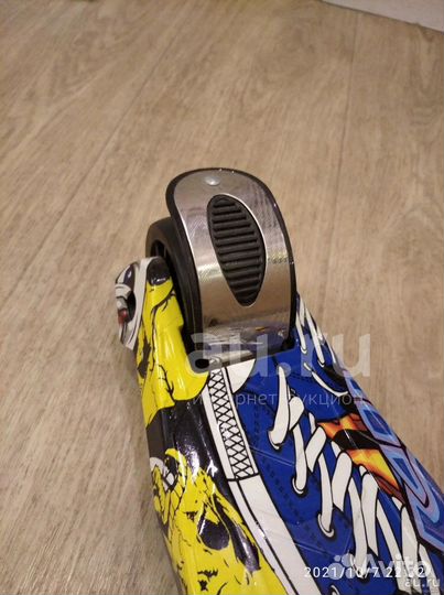 Самокат трехколесный