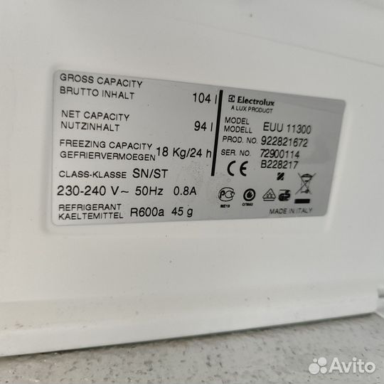 Встраиваемый морозильник Electrolux EUU 11300