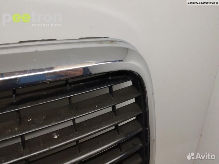 Б/У Б/У Решетка радиатора треснута, покрашена