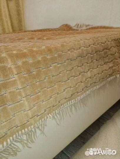 Покрывало на кровать велюровое