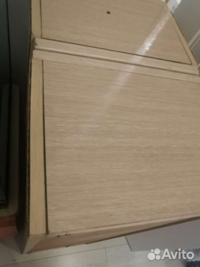 Полка настенная со стеклом