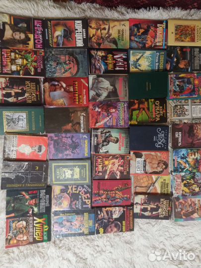 Книги (триллеры, детективы, историческое) 40 шт