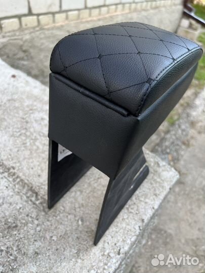 Подлокотник ваз 2114