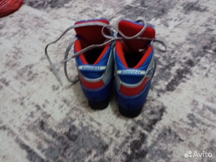 Лыжные ботинки беговые 32 размер