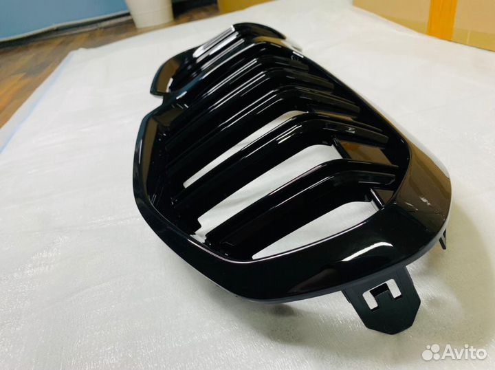 Решетка радиатора BMW F40 M стиль черный глянец