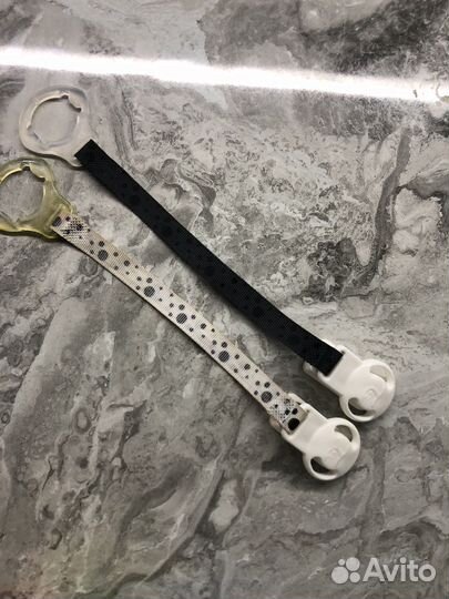 Держатель для пустышек Twistshake