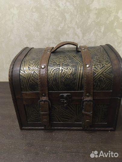 Сундук декоративный