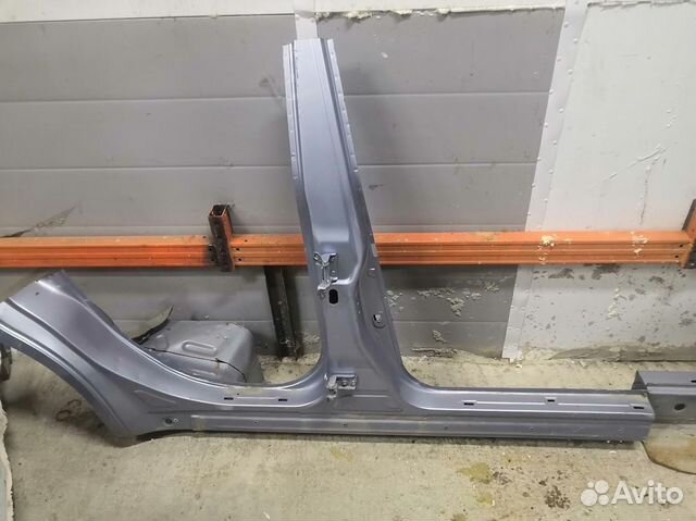 Порог правый Nissan tiida c11