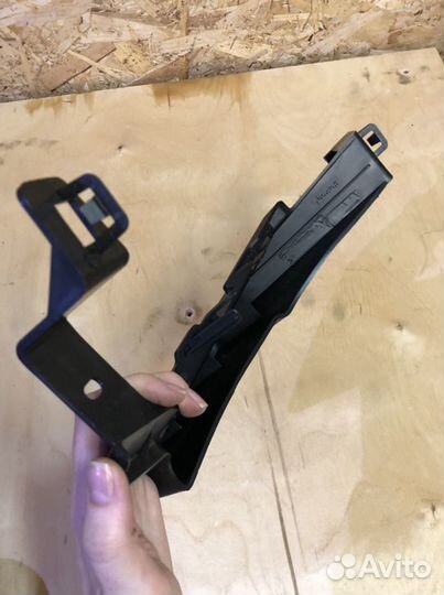 Кронштейн крепления фары