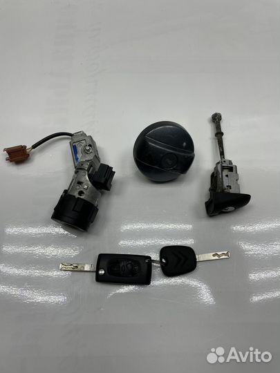 Замок зажигания Citroen C3 Picasso 2010