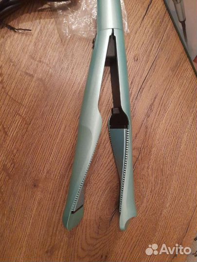 Выпрямитель для волос новый