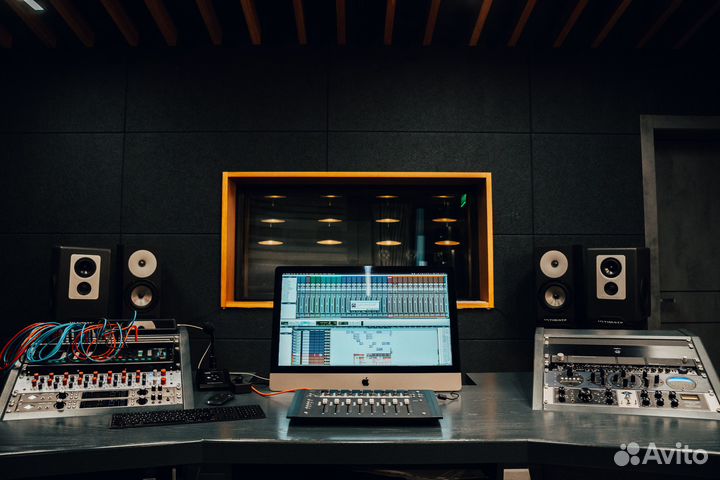 Запись песни в студии