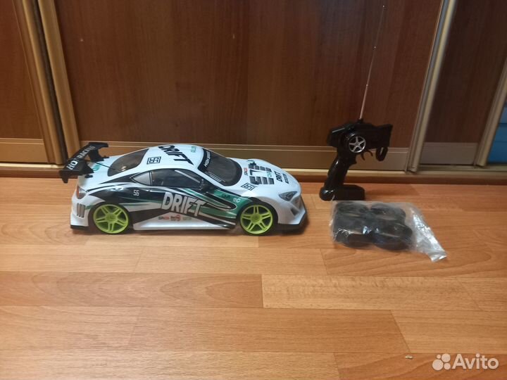 Машинка на радио управлении (дрифт)
