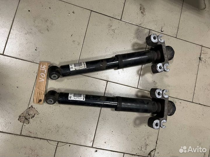 Задний амортизатор Volvo xc90 II 2