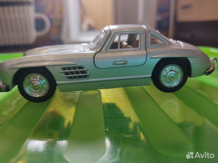 Модель автомобиля mercedes Benz 300sl