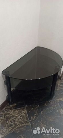 Стеклянная тумба под тв
