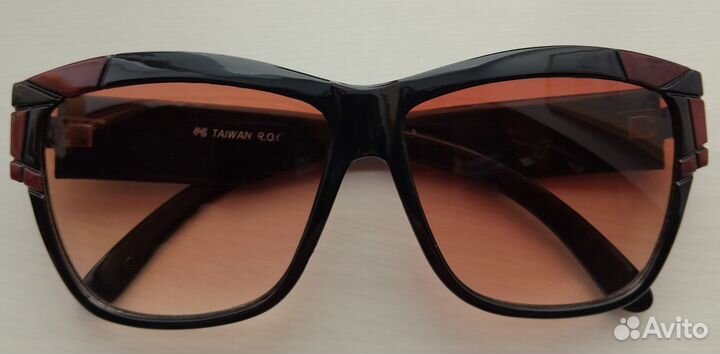 Продам солнечные очки для женщины