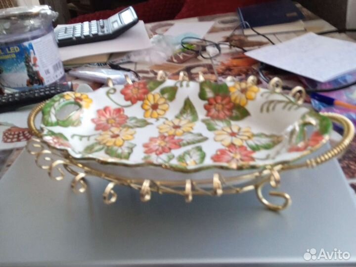 Фруктовница на подставке