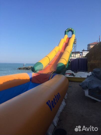 Надувная водная горка