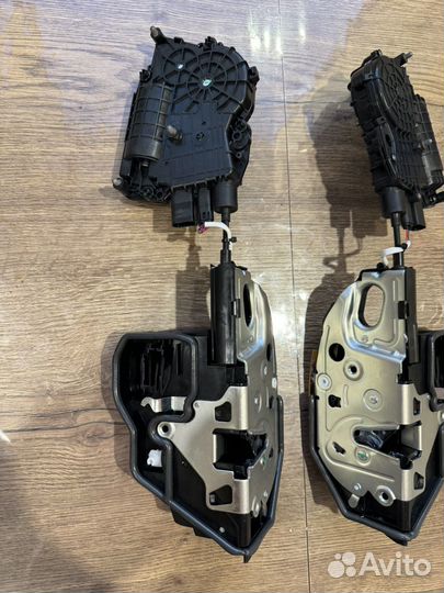 Замок с доводчиком двери BMW x5 e70 x6 e71