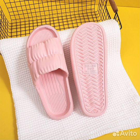 Шлепанцы женские