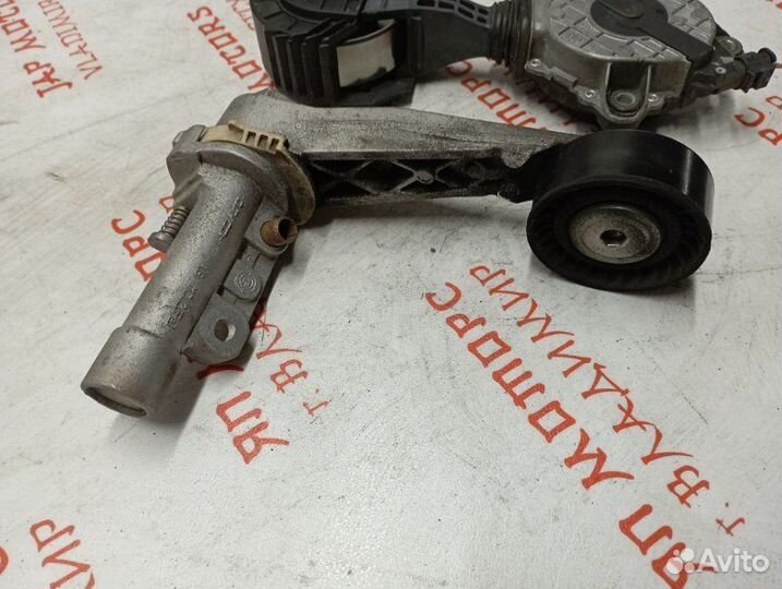 Ролик натяжной навесного оборудования Citroen Ds4