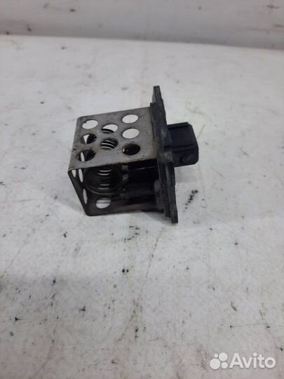 Сопротивление вентилятора охлаждения Peugeot 206