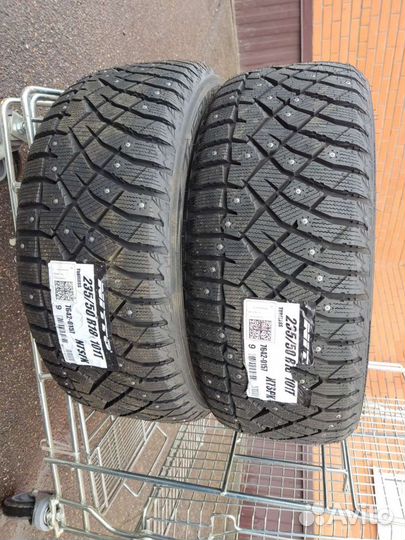 Nitto Therma Spike 235/50 R18