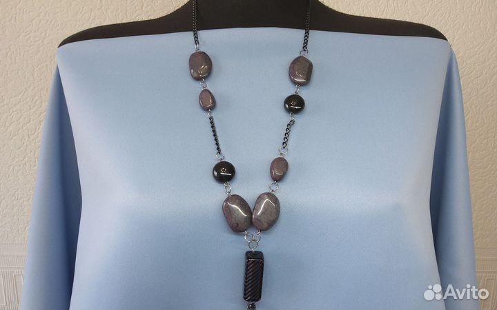 Комплект бижутерии серьги и бусы